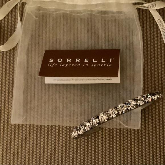 Sorrelli cuff bracelet - Picture 4 of 6